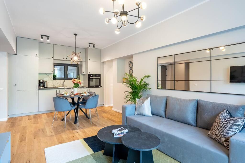 Apartment Sunny 2br Flat - Location - 3 Balconies