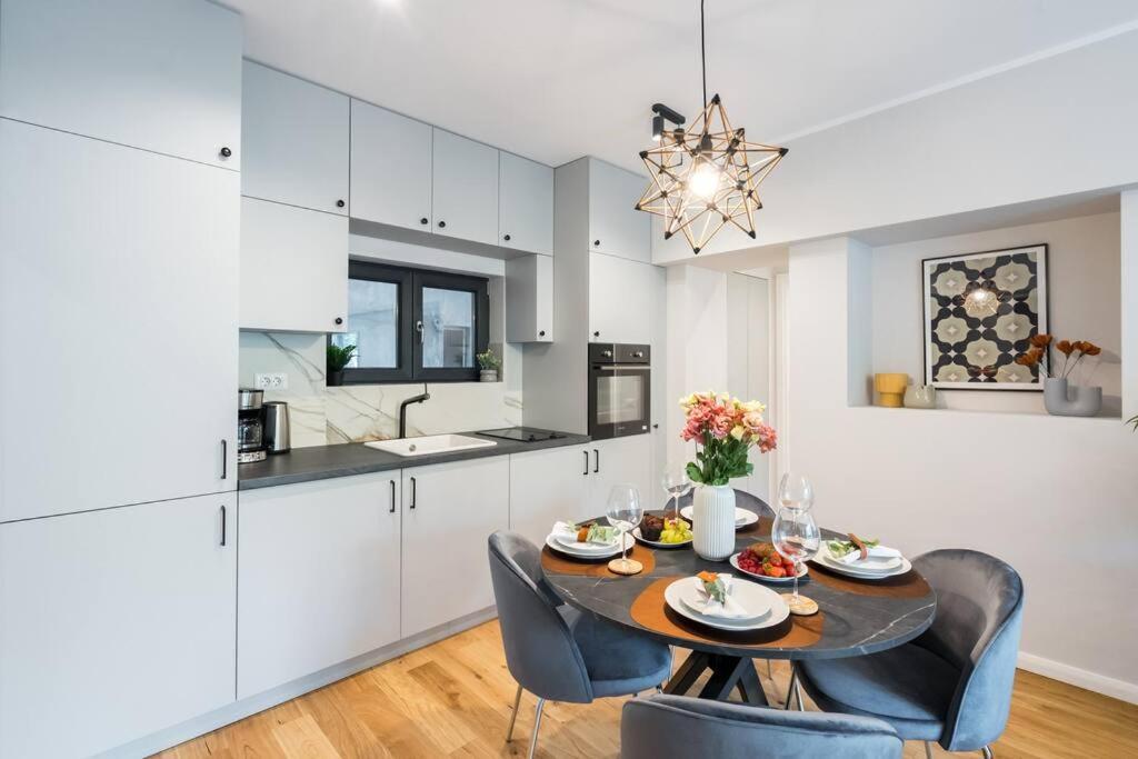 Apartment Sunny 2br Flat - Location - 3 Balconies