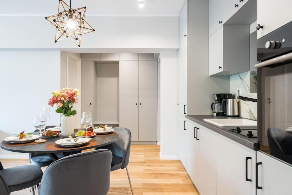 Apartment Sunny 2br Flat - Location - 3 Balconies *