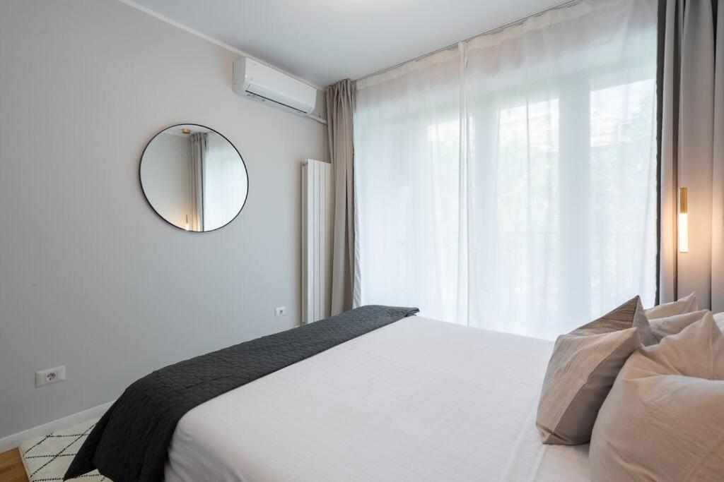 Sunny 2br Flat - Location - 3 Balconies Apartment *