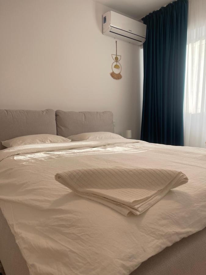 C-entral With Private Parking Apartment *