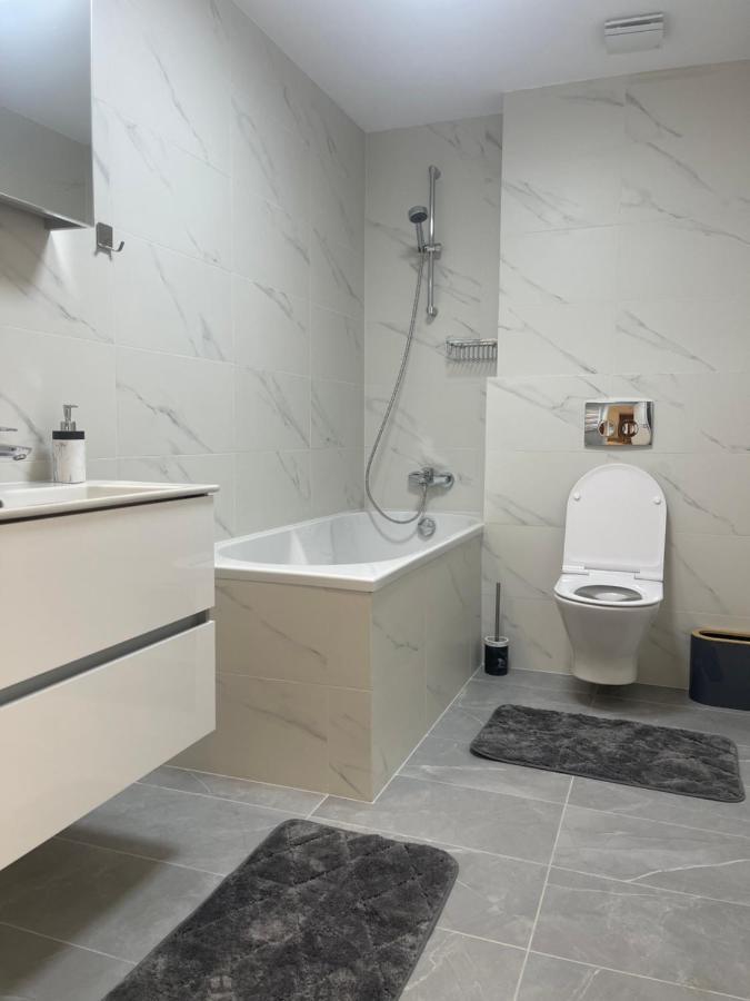 Apartment C-entral With Private Parking Bucharest