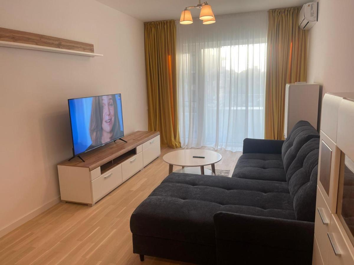 Apartment C-entral With Private Parking