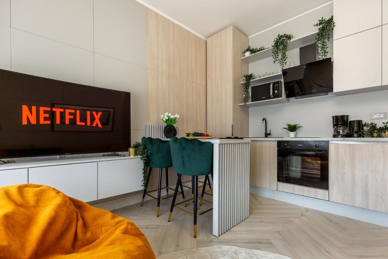 Wonderful 1br By Dambovita River: Old Town Bliss Bucharest