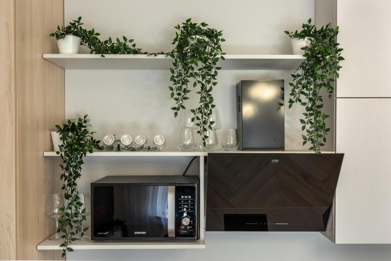 Apartment Wonderful 1br By Dambovita River: Old Town Bliss Bucharest