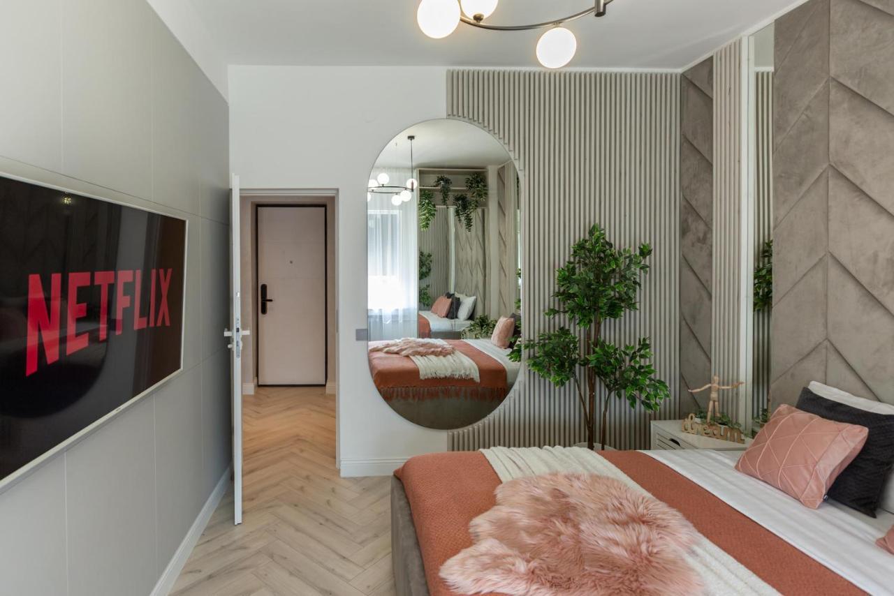 Wonderful 1br By Dambovita River: Old Town Bliss Apartment
