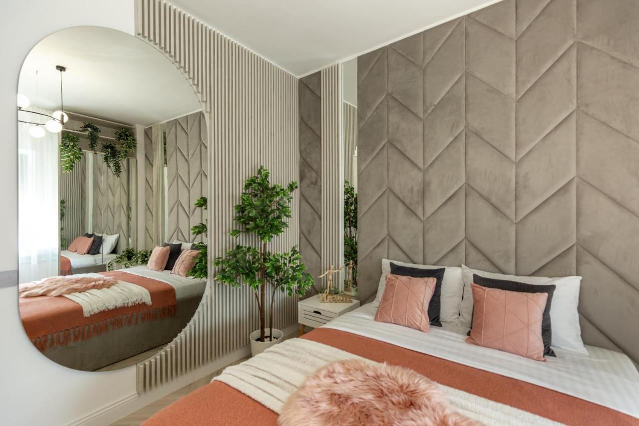 Wonderful 1br By Dambovita River: Old Town Bliss *