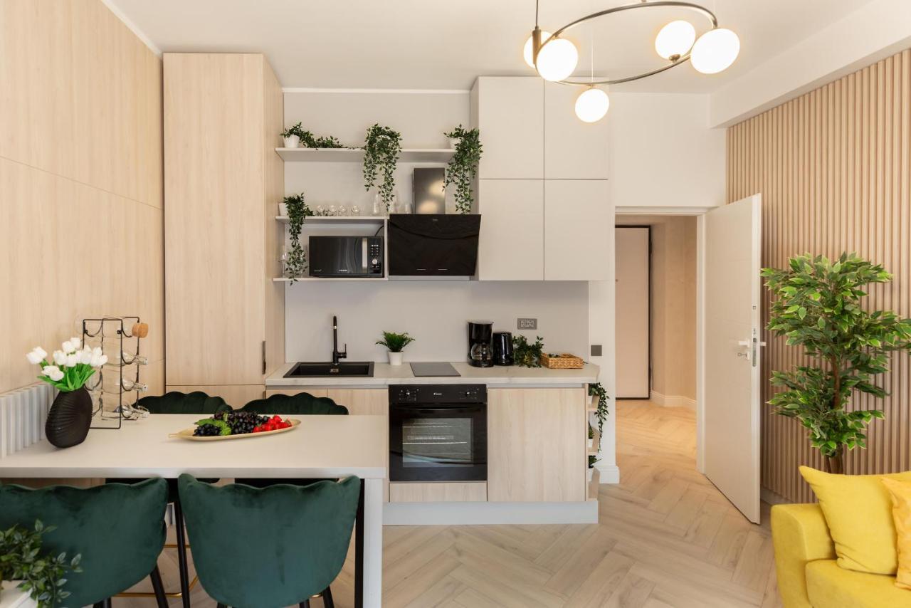 Wonderful 1br By Dambovita River: Old Town Bliss Bucharest