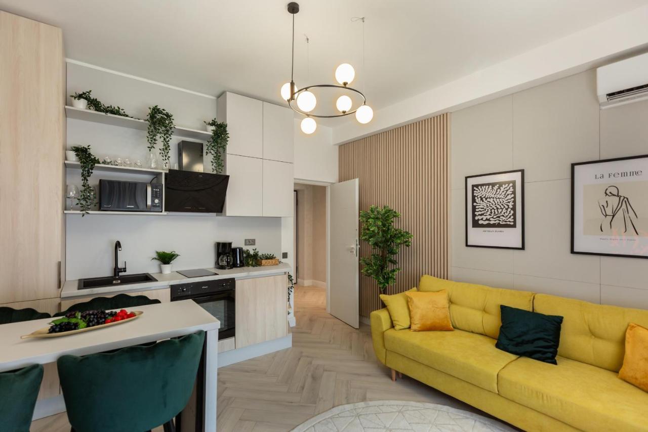 Wonderful 1br By Dambovita River: Old Town Bliss