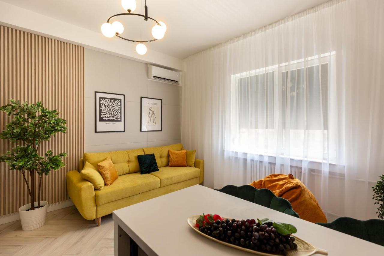 Apartment Wonderful 1br By Dambovita River: Old Town Bliss Bucharest
