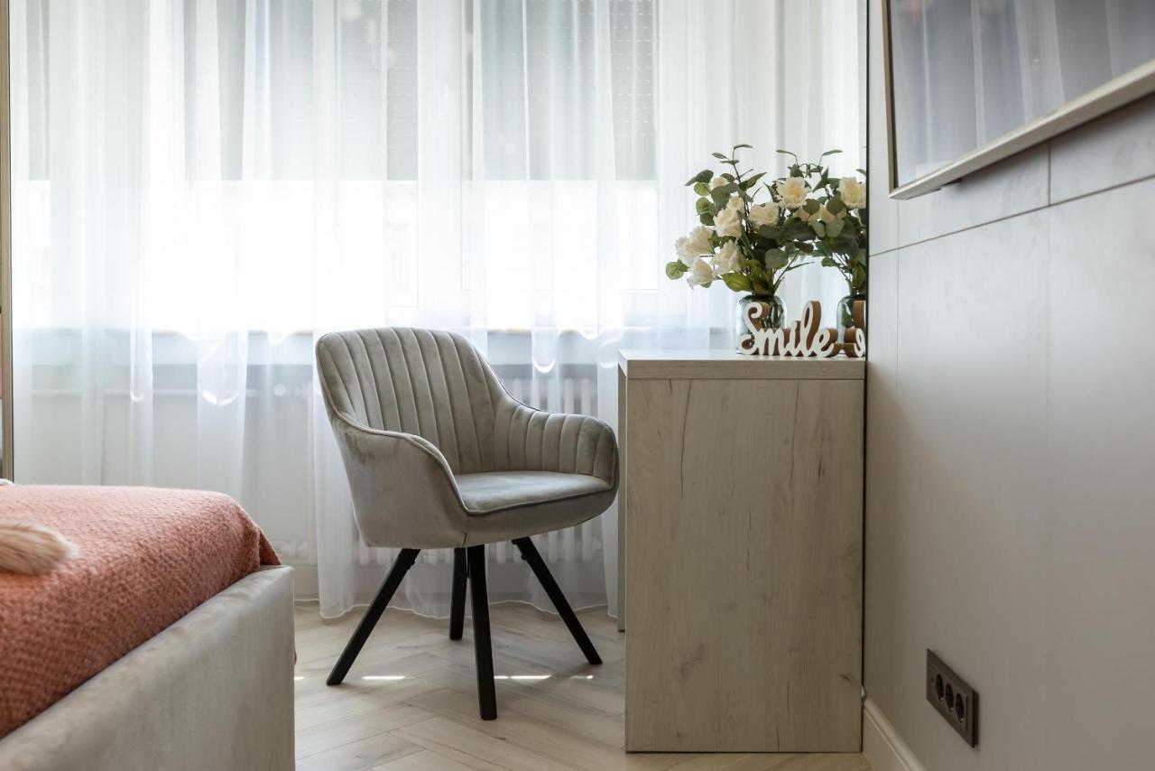 Apartment Wonderful 1br By Dambovita River: Old Town Bliss