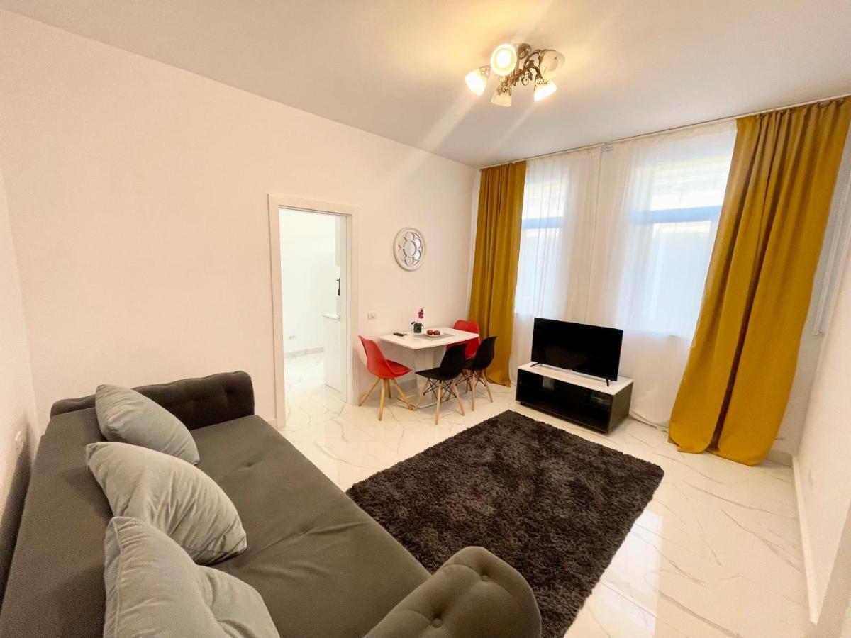 4 Apartament *