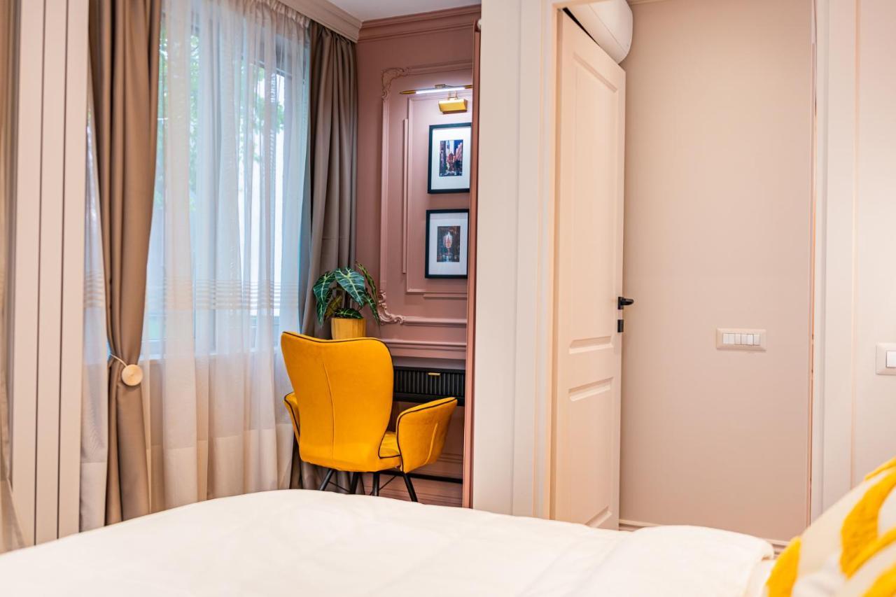 Pink Perfection - One-bedroom Gemstone Oasis Apartament Bucureşti