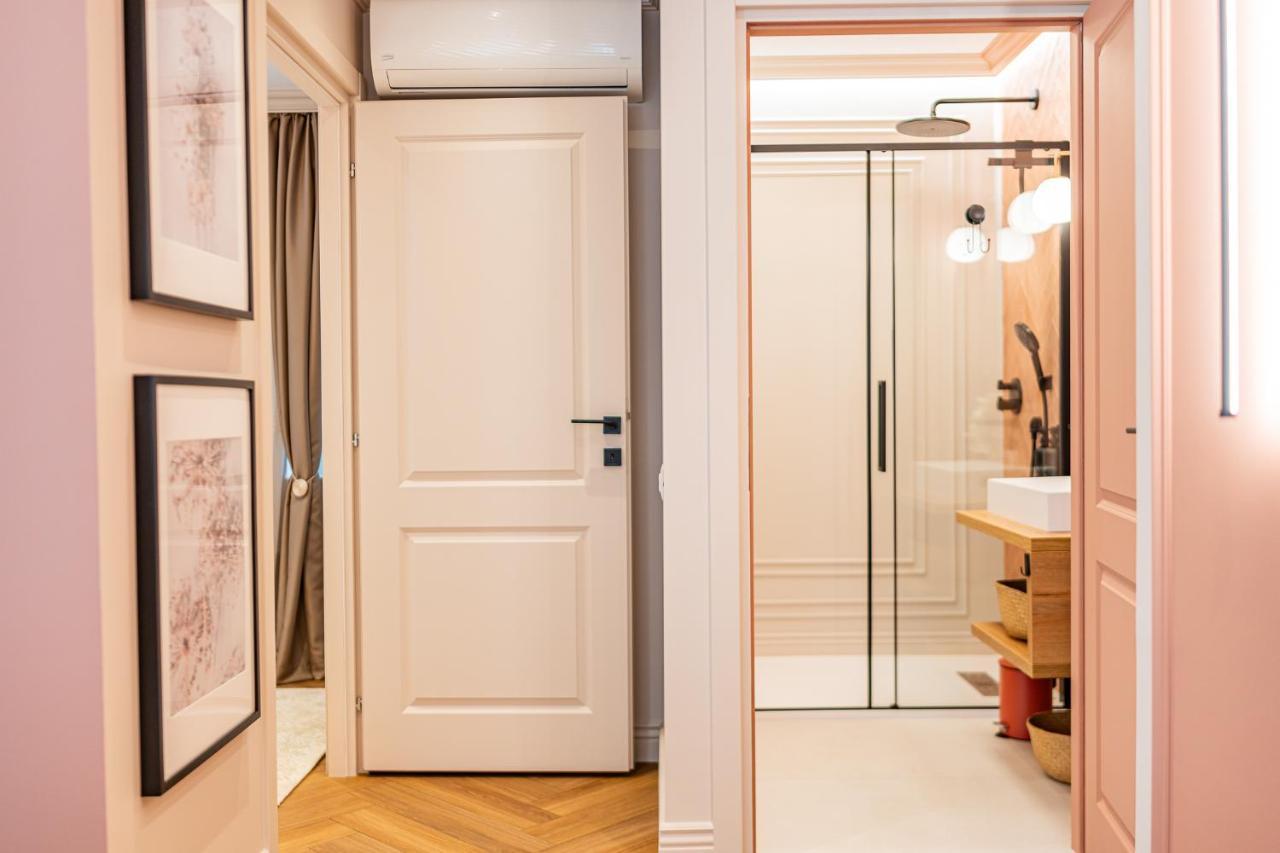 Pink Perfection - One-bedroom Gemstone Oasis Bucureşti