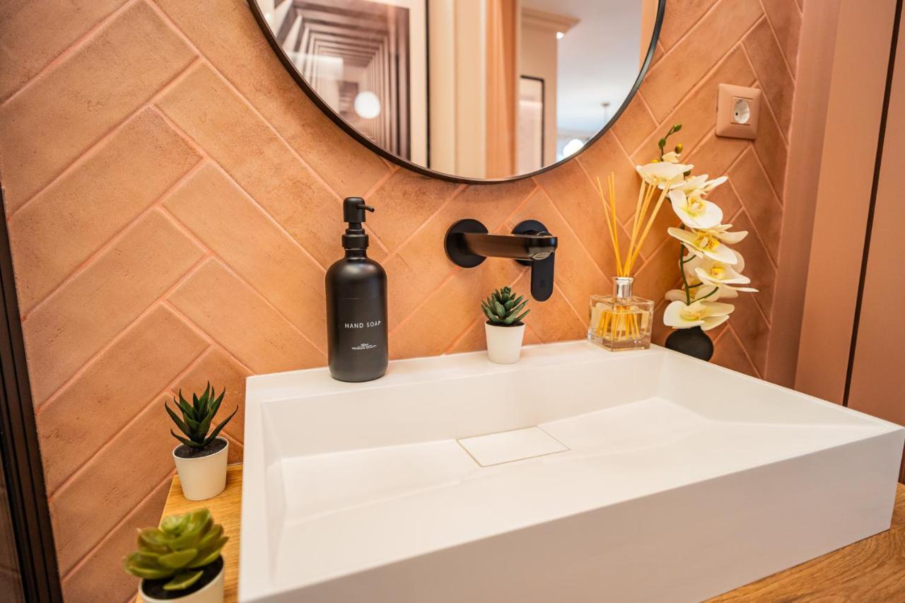 Pink Perfection - One-bedroom Gemstone Oasis