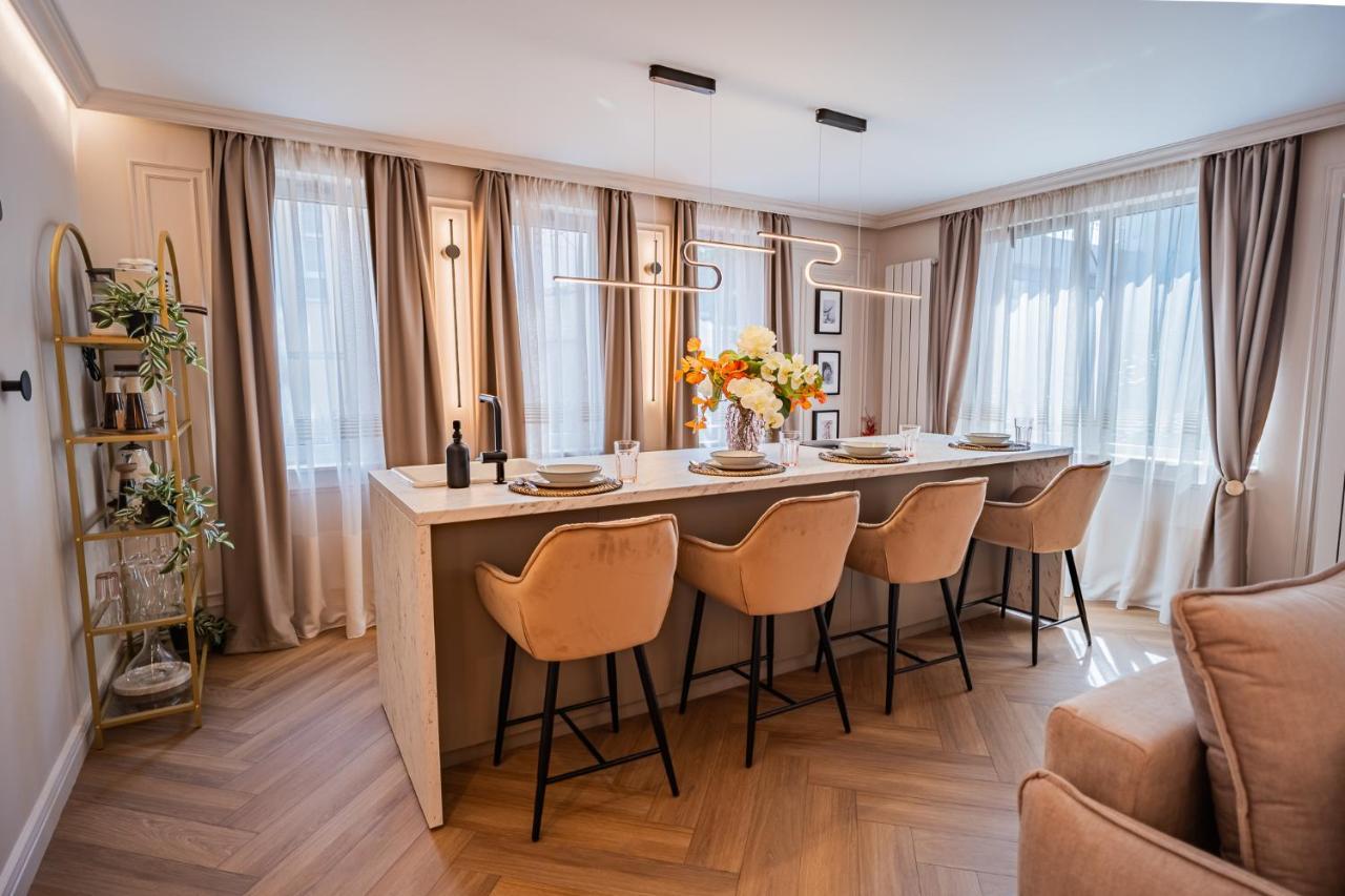 Pink Perfection - One-bedroom Gemstone Oasis Bucureşti