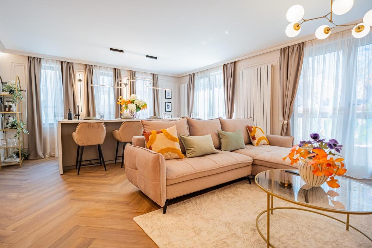 Apartament Pink Perfection - One-bedroom Gemstone Oasis *