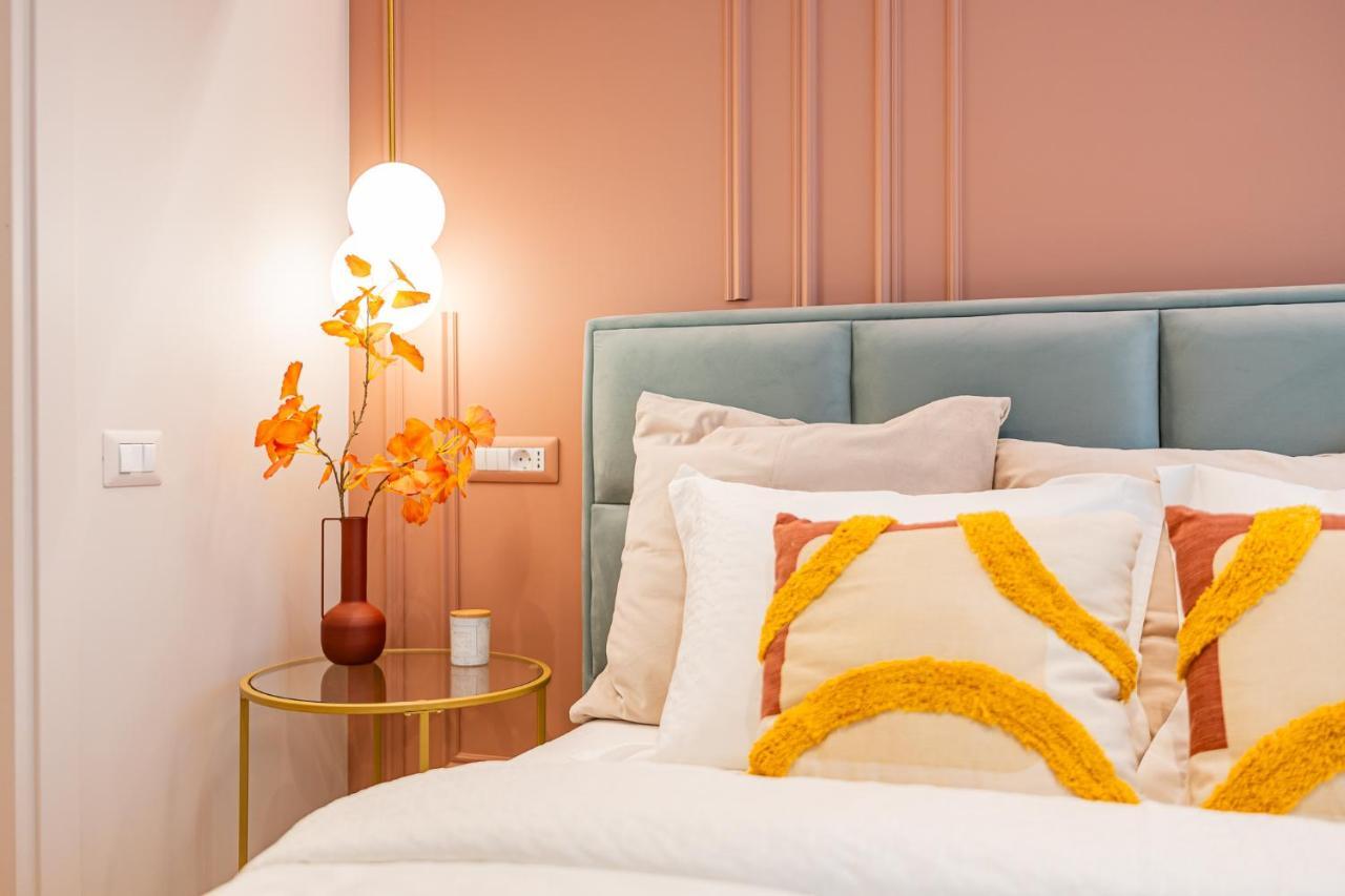 Pink Perfection - One-bedroom Gemstone Oasis Apartament