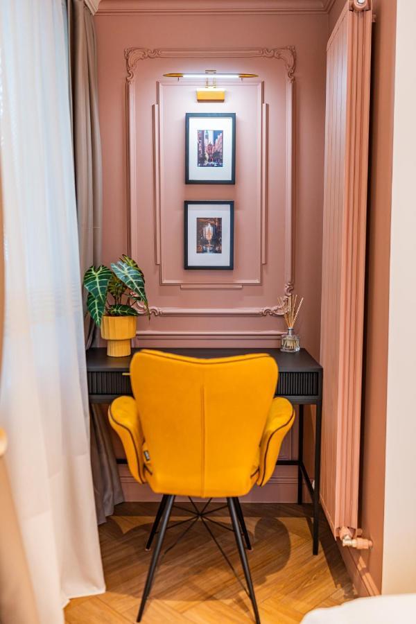 Pink Perfection - One-bedroom Gemstone Oasis * Bucureşti