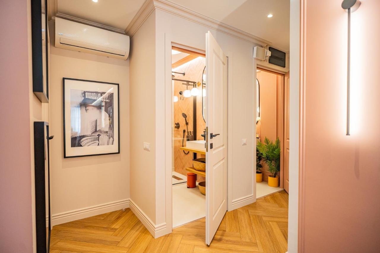Apartament Pink Perfection - One-bedroom Gemstone Oasis Bucureşti
