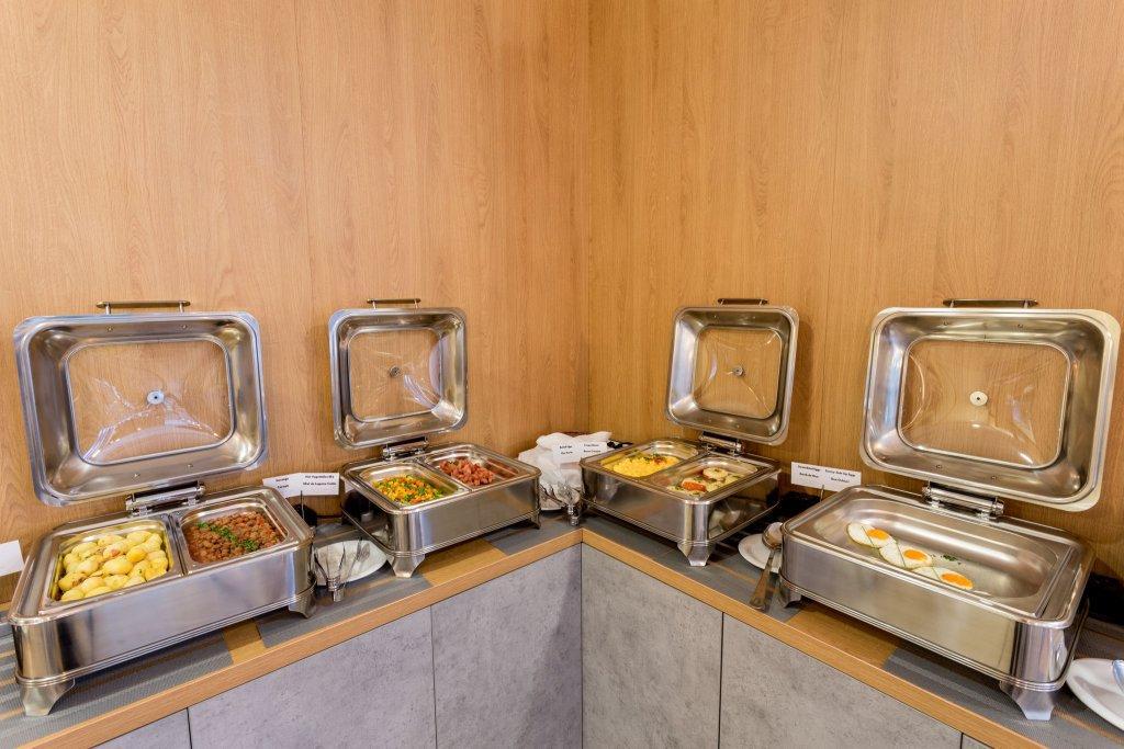 Athina Hotel 4*