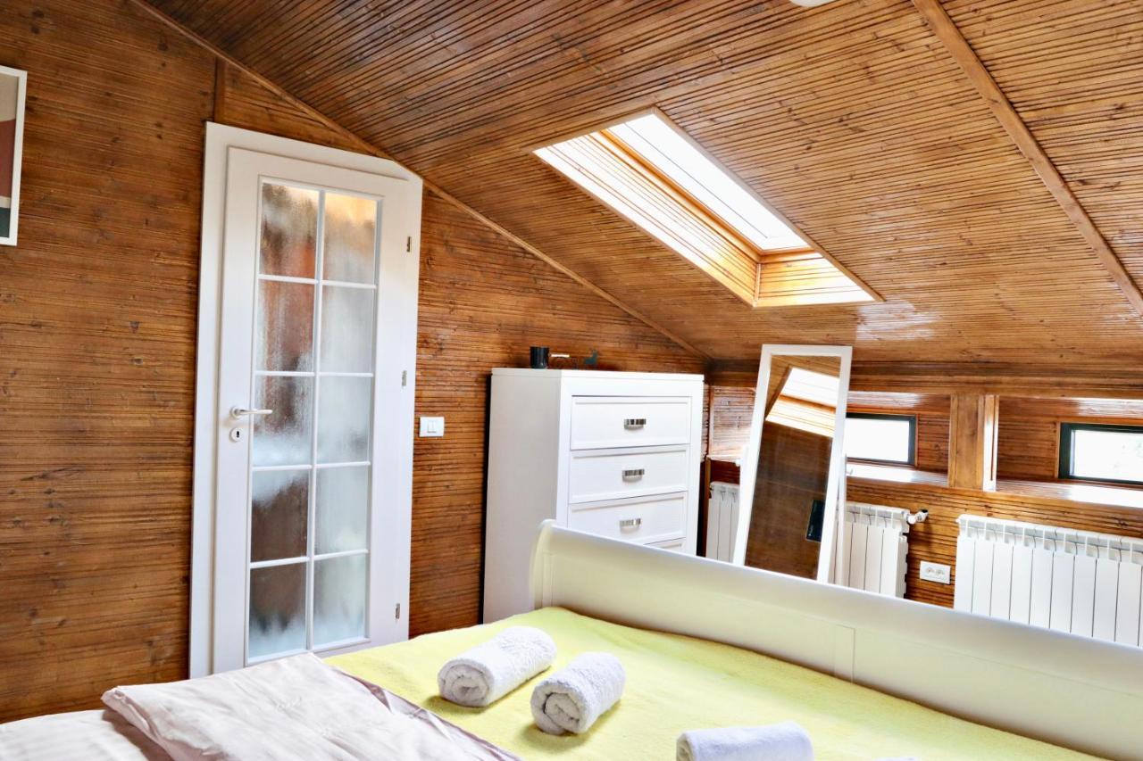 Mansion 10 Bucureşti