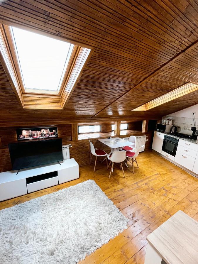 Mansion 10 Apartament Bucureşti