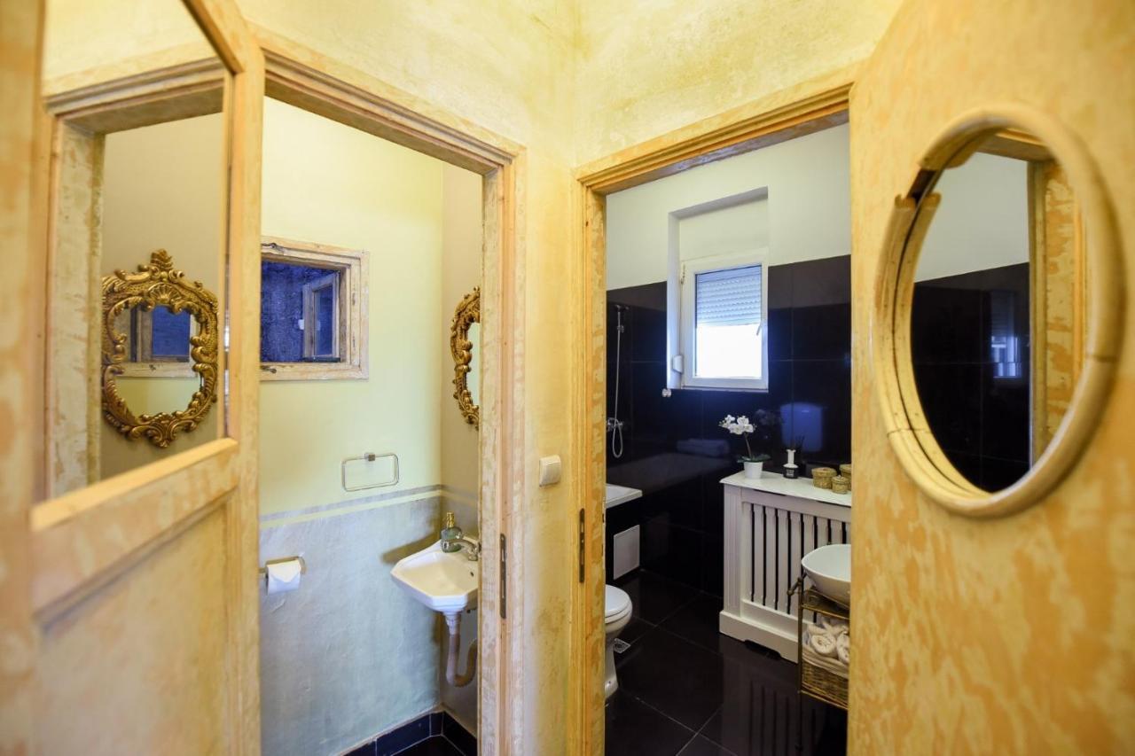 Apartment Baroque Splendor: Breathtaking Views & Design Bucharest