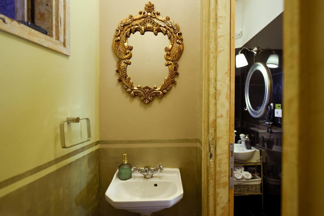 Baroque Splendor: Breathtaking Views & Design Apartment *