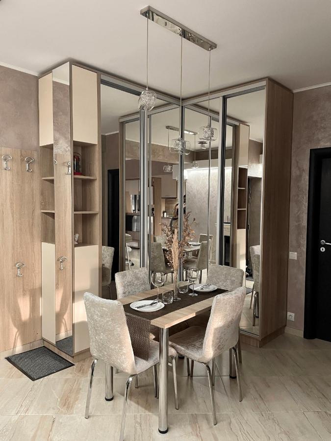 Apartment Away From - Dristor *