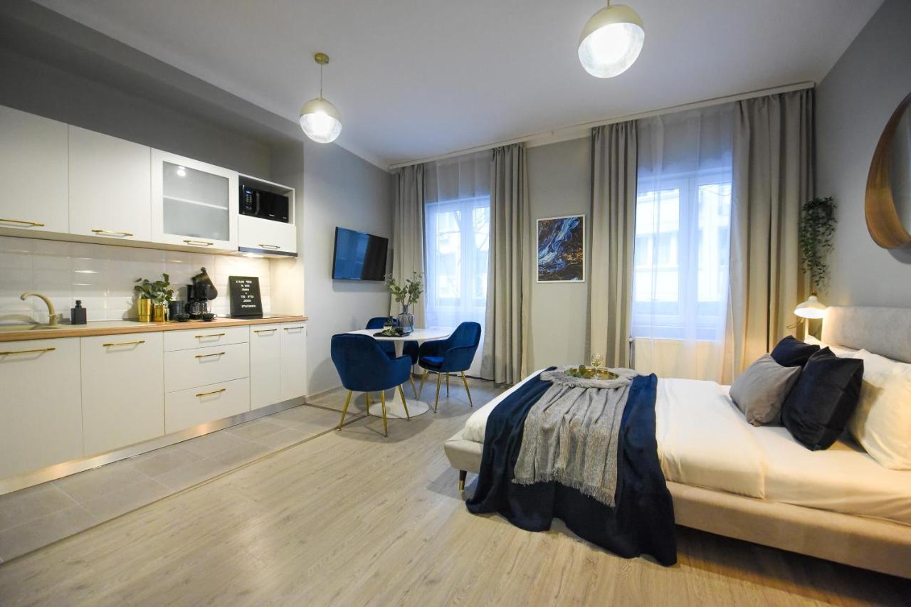 Urban Adventure For Two * Bucureşti