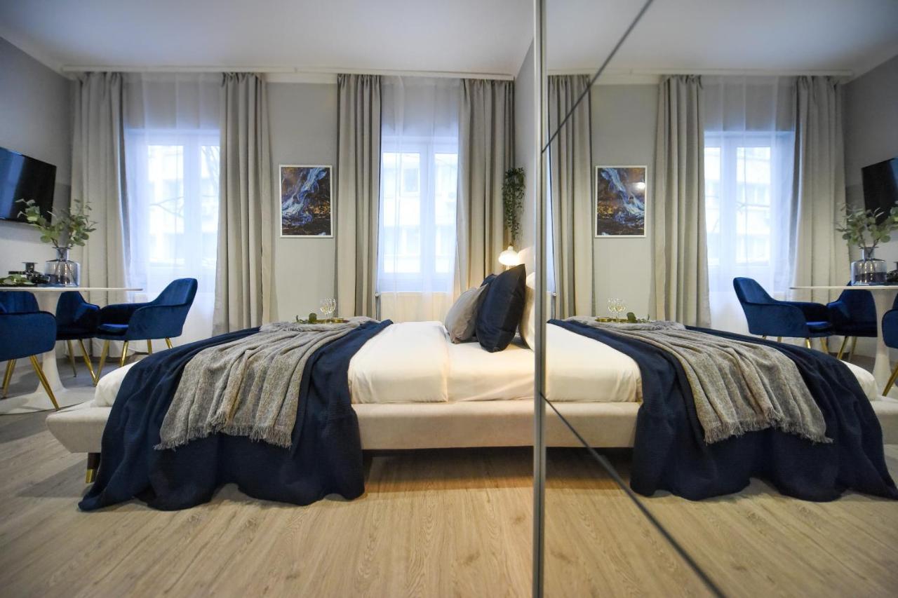 Urban Adventure For Two * Bucureşti