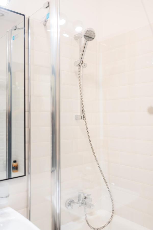 Historic Charm Meets Modern Comfort: Athenaeum 2br