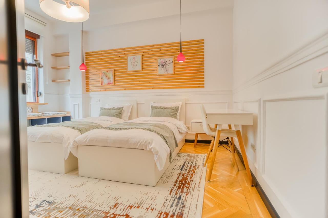 Historic Charm Meets Modern Comfort: Athenaeum 2br * Bucharest