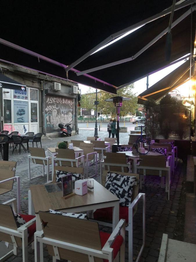 Old Town Bar On Street Tonitza Apartment
