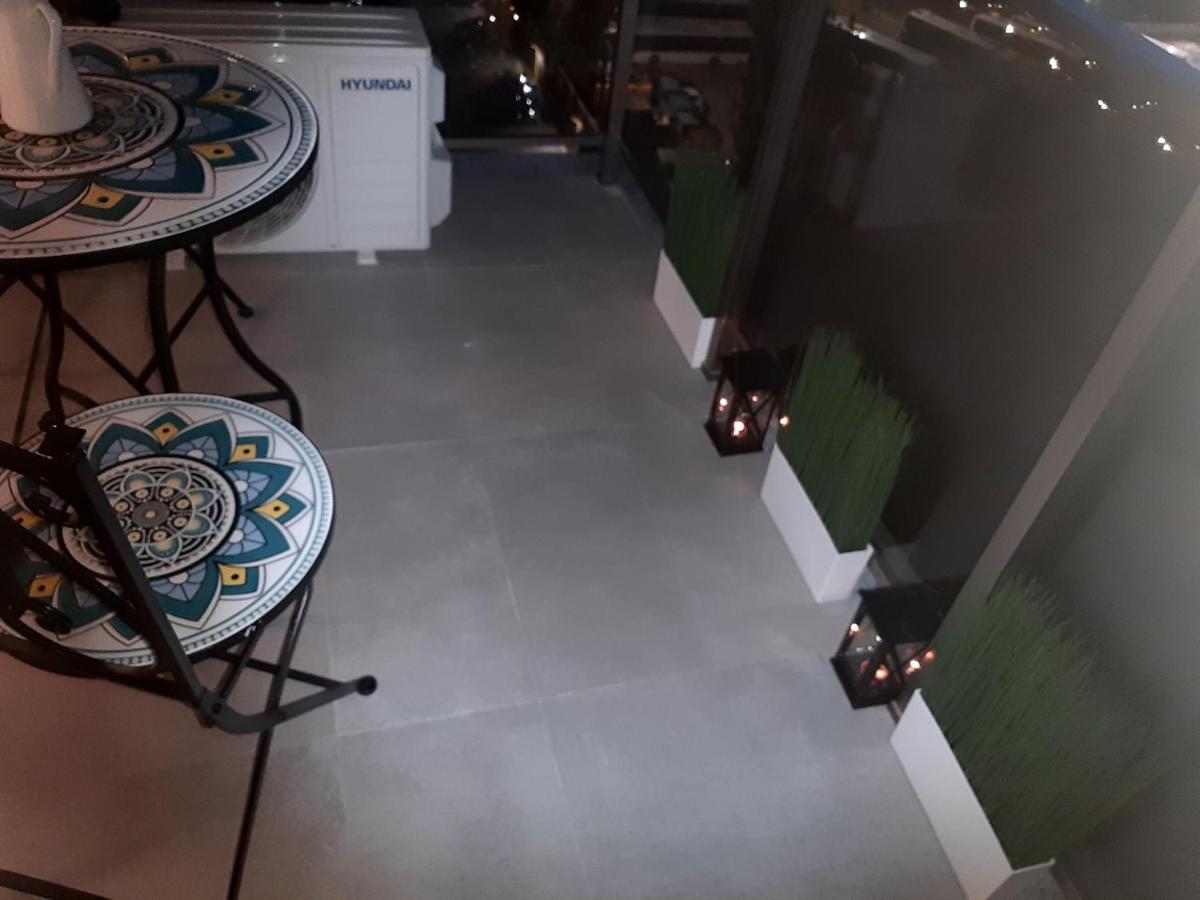 Apartment Mia Plus!! Self Check-in!! Bucharest