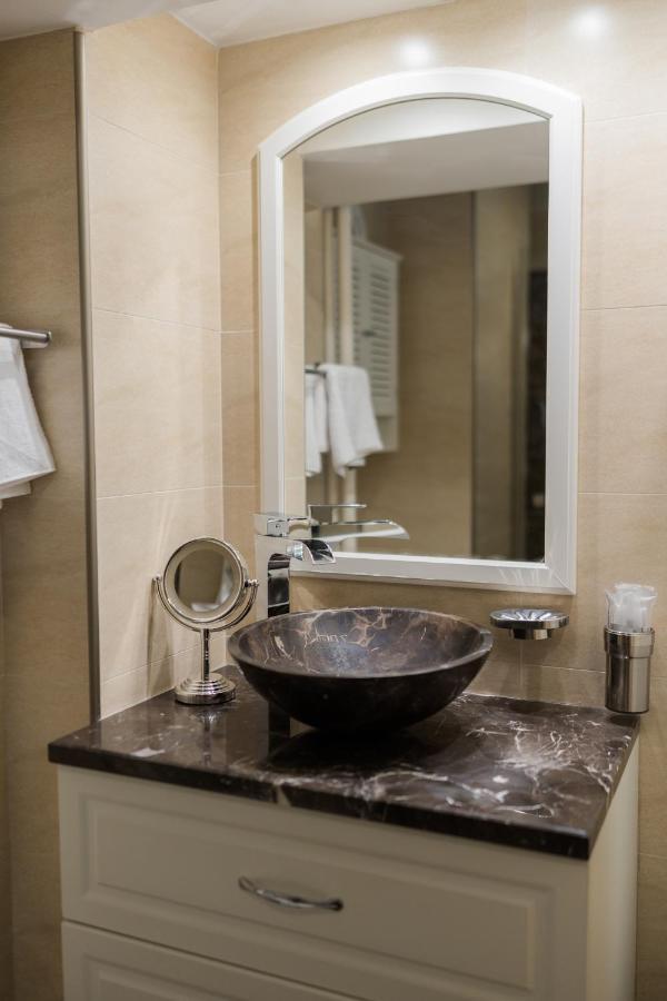 Victoriei Elite Apartments-free Minibar * Bucharest