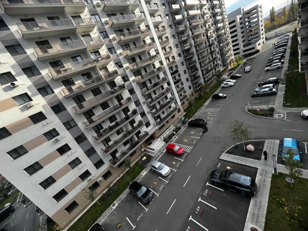 Hills Nomad * Bucureşti