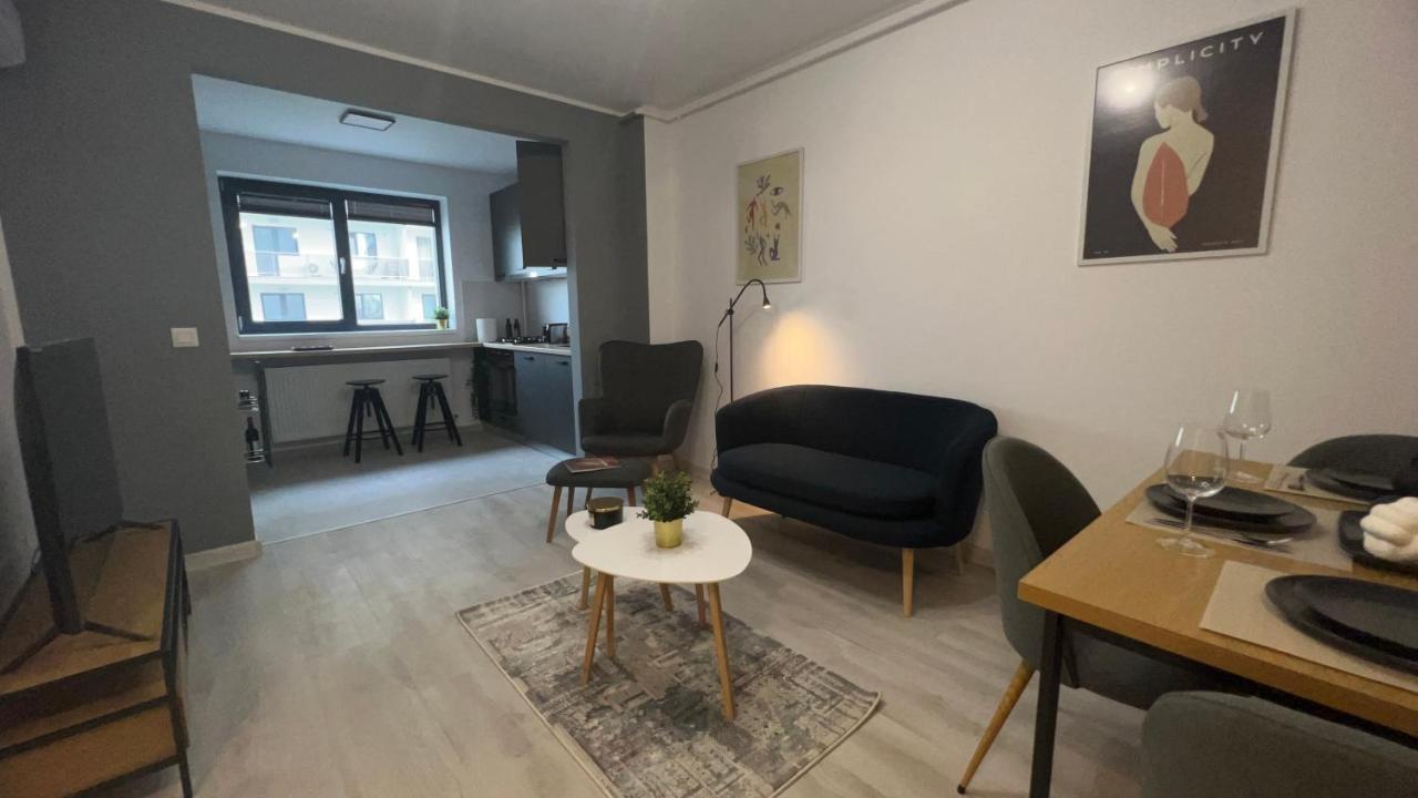 Hills Nomad * Bucureşti