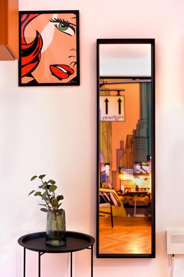 Colorful Chic: Cozy Studio In The Bustling City Center * Bucareste