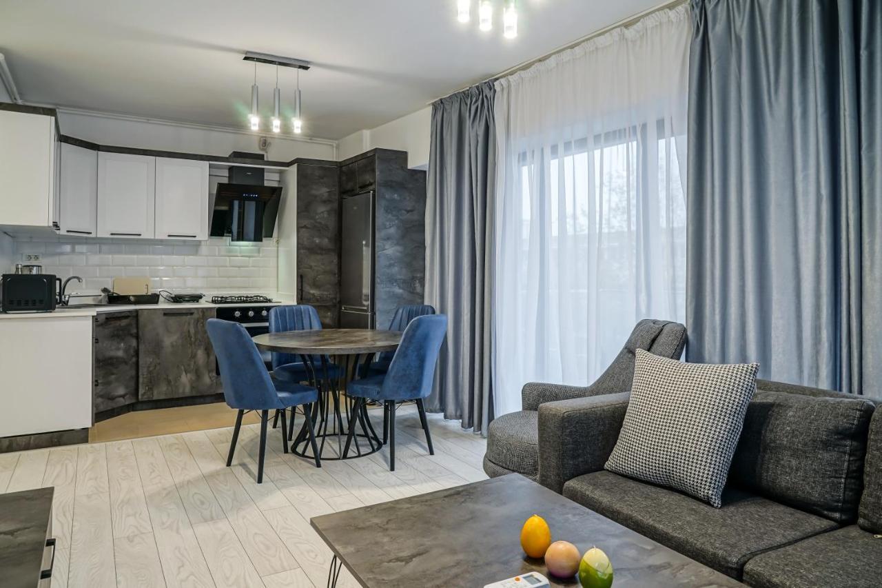 Charming Oasis Apartment Bucharest