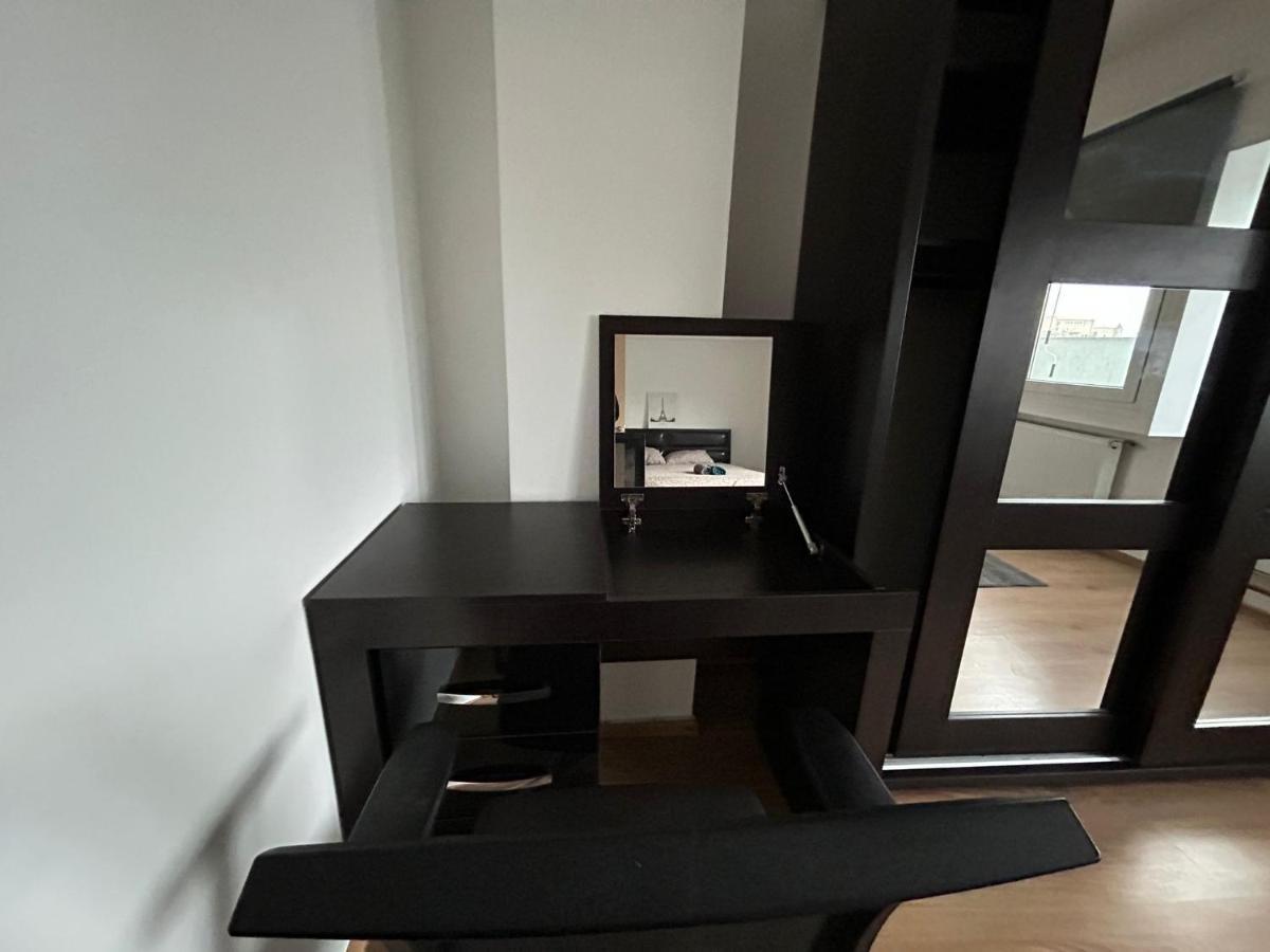 Elegant City Center Apartment Bucharest