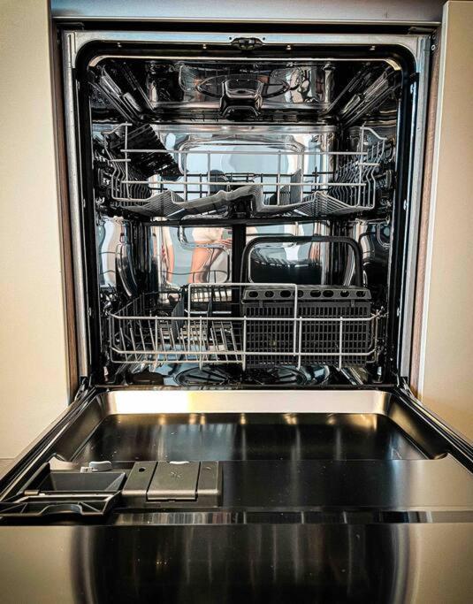 Glamorous 1br W/free Parking