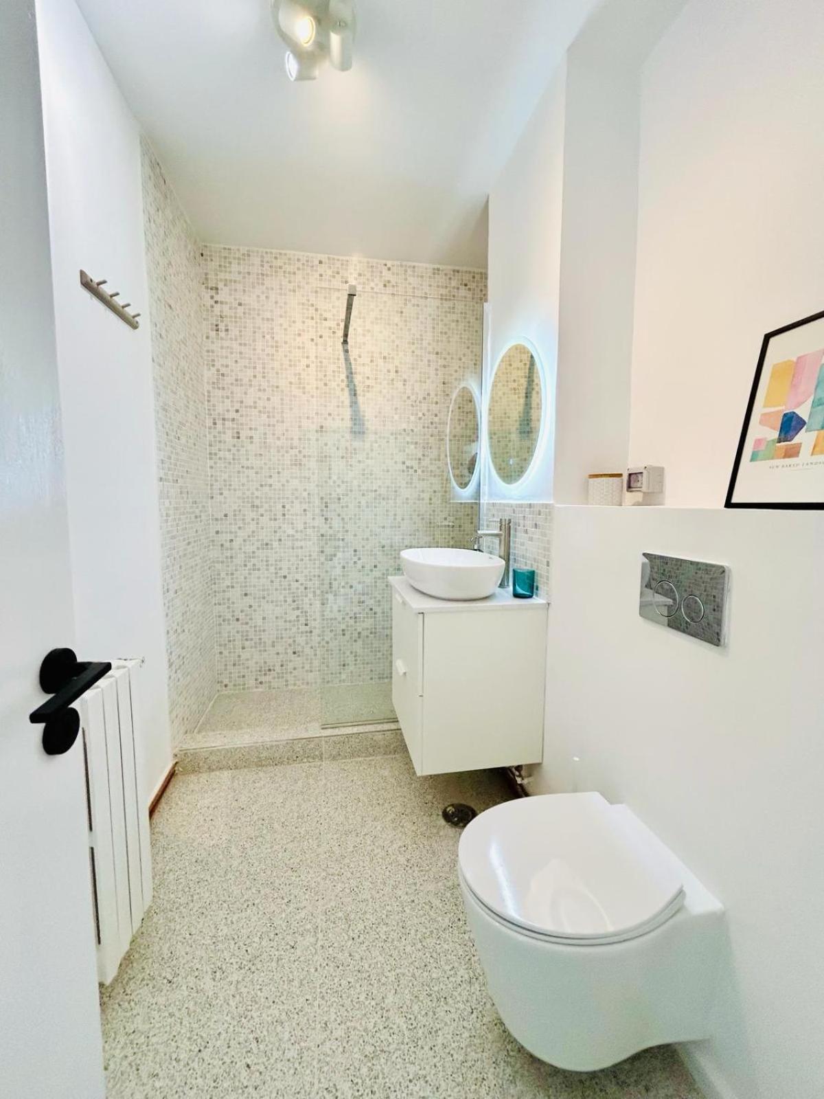 Urban Parkside Retreat Cozy 2-bed Ap By Metro * Bucharest