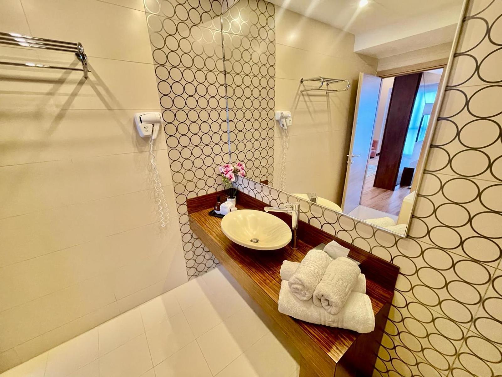Presidential Luxury With Amazing View - Yamaluxe Bucareste