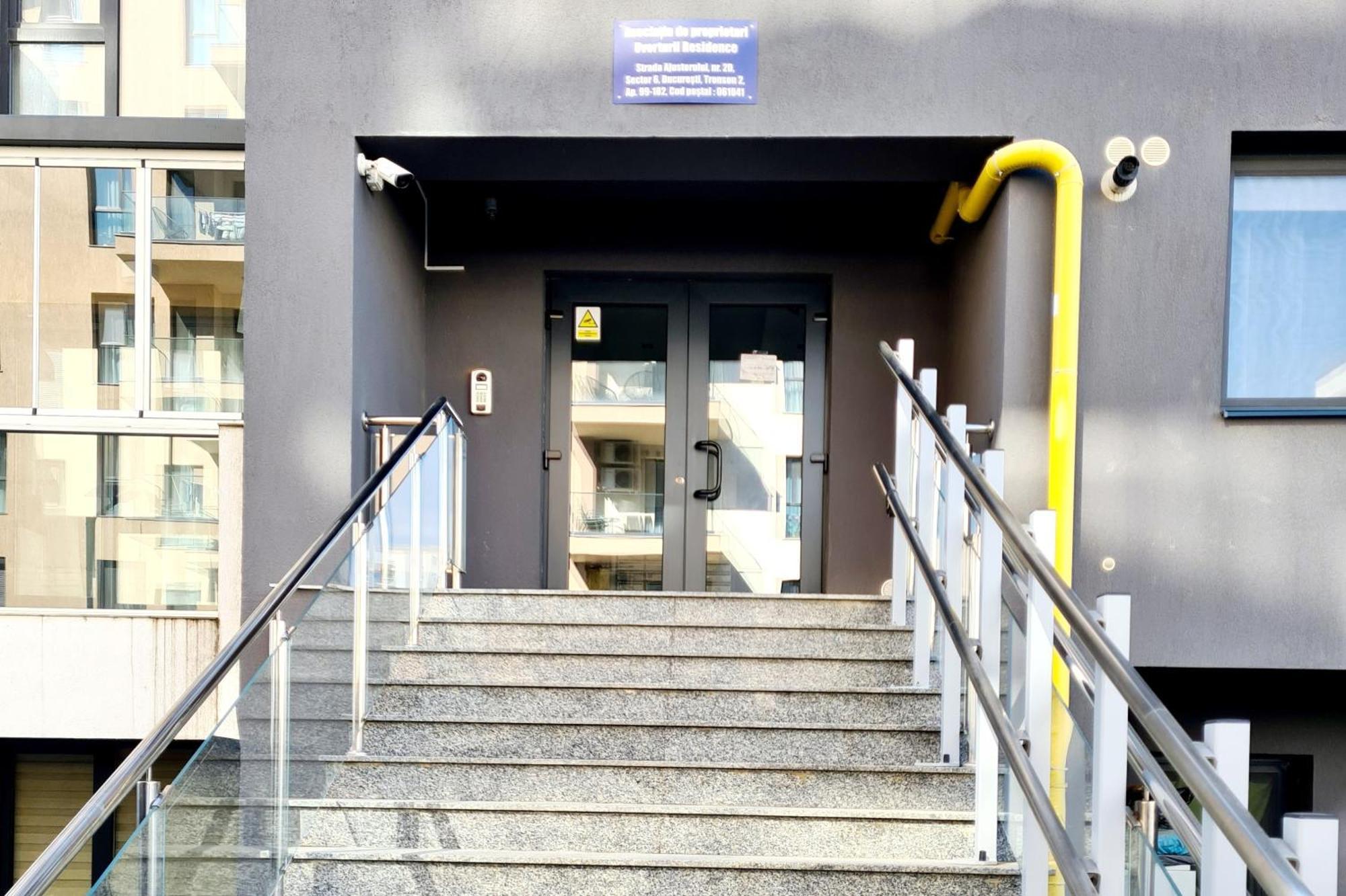 Bridge 113 - With Free Parking & Flexible Check-in, Sector 6 Apartment Bucharest