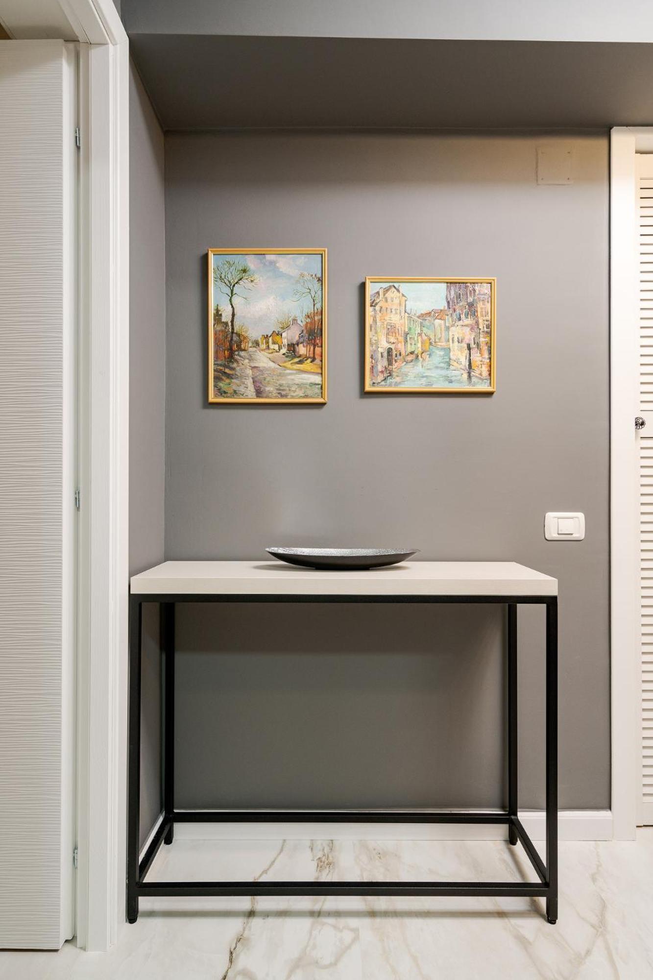 Cooper And Wood Elegance Orizont Galleries Bucharest