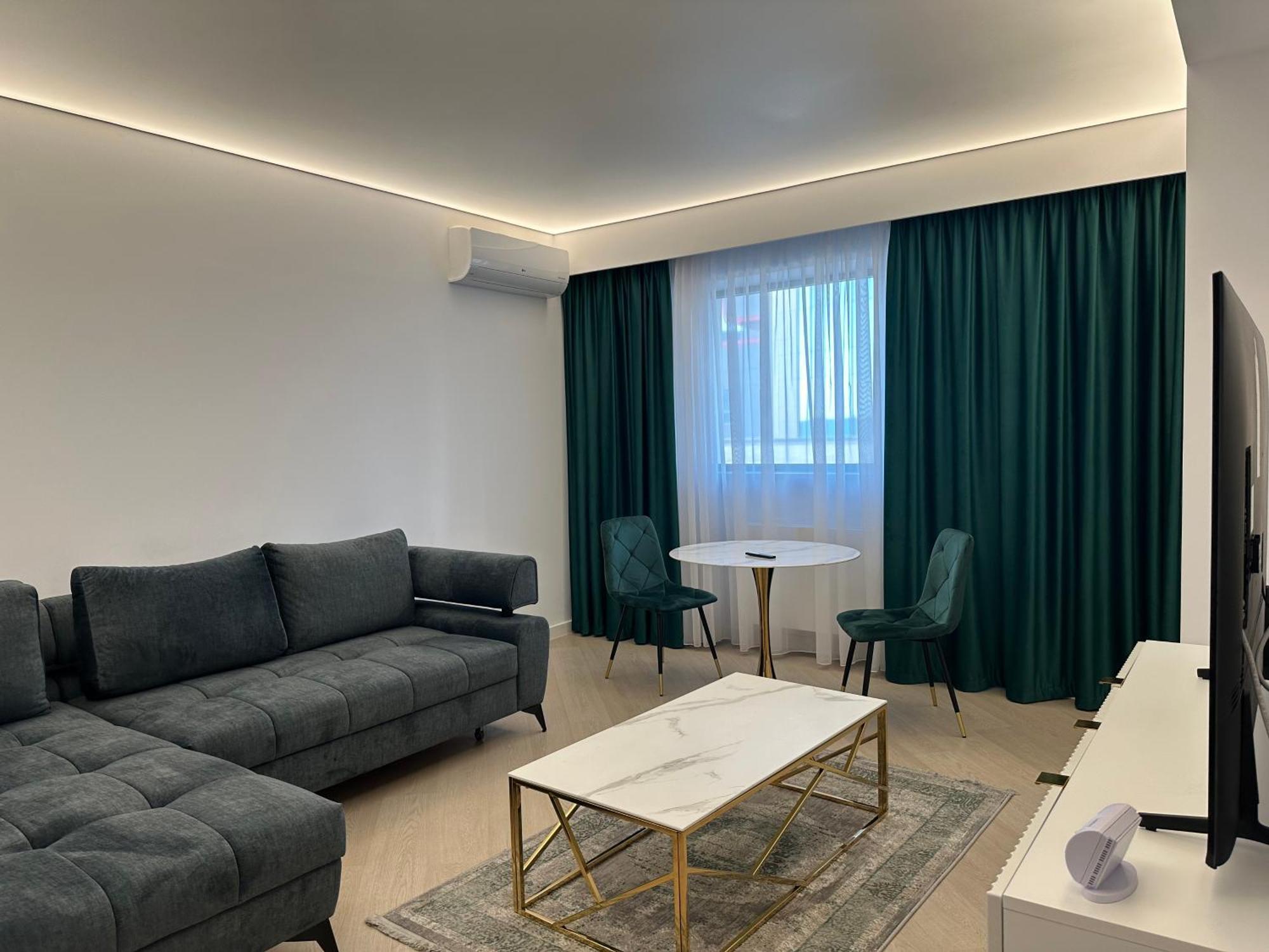Cortina North Studio And Parking Apartment Bucharest