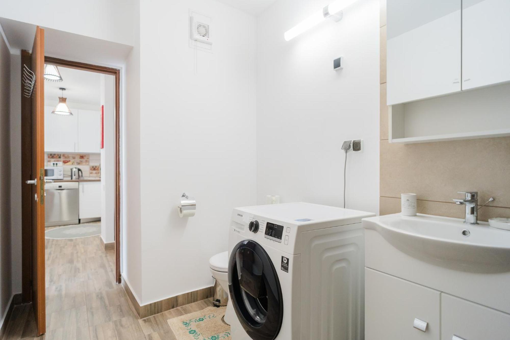 Renovated Gem Plumbuita Park * Bucareste