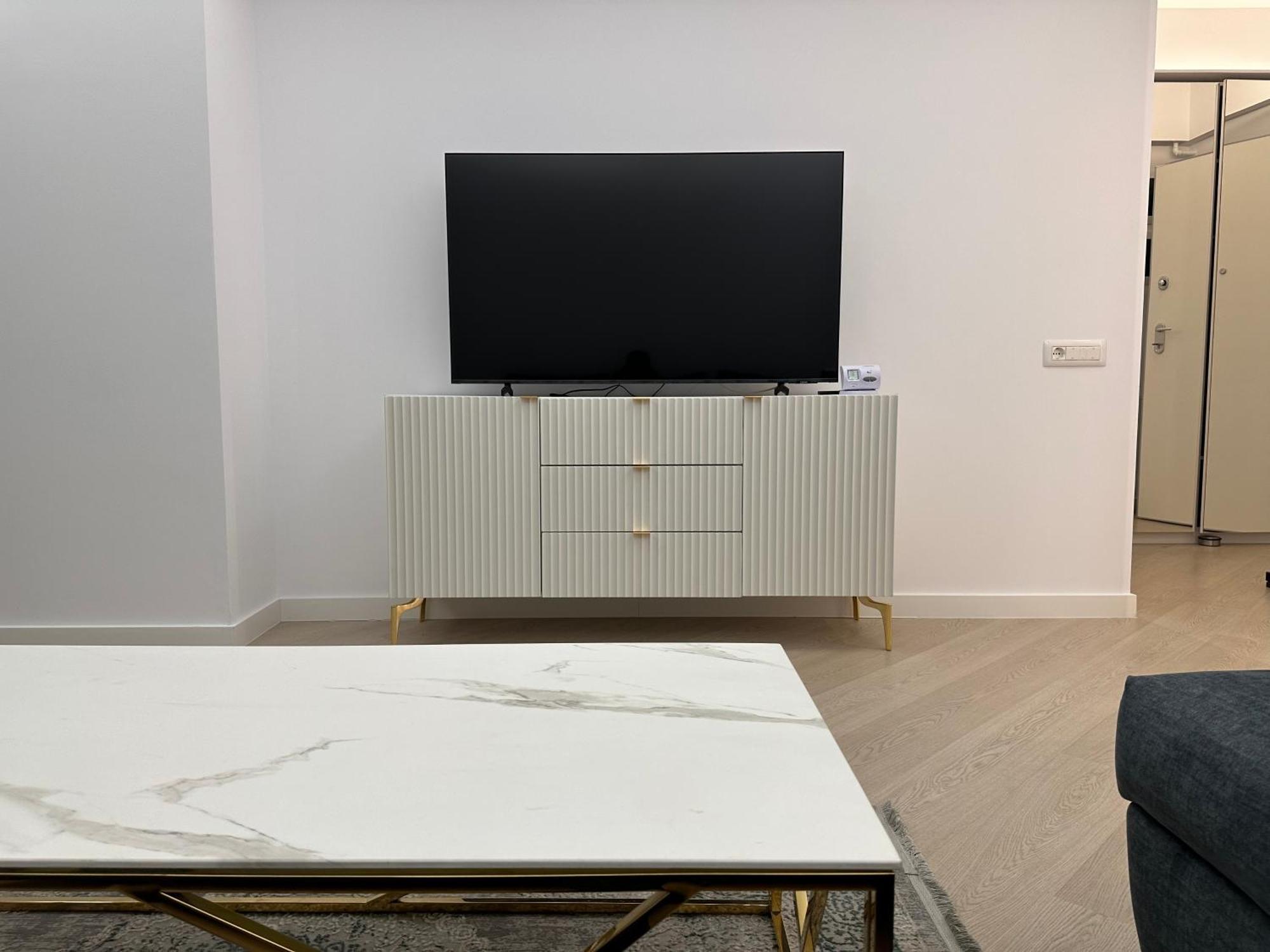 Apartment Cortina North Studio And Parking Bucharest
